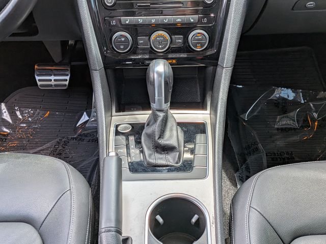 Used 2020 White Volkswagen 2.0T SEL image 19