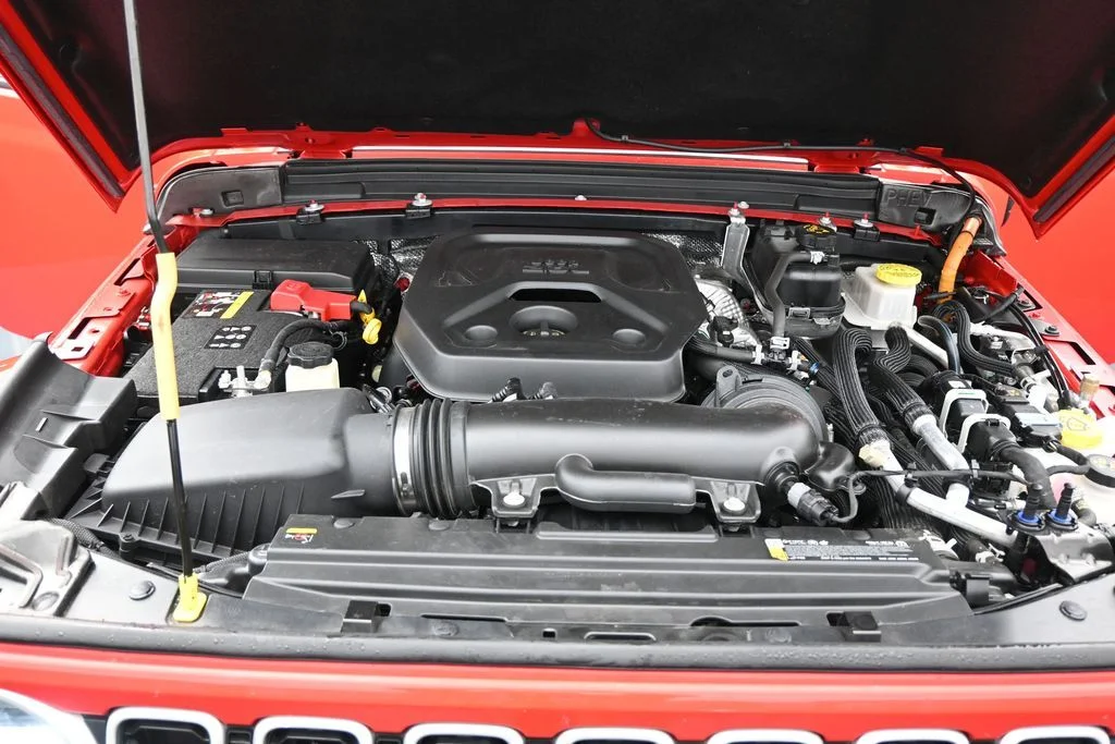 Used 2025 Red Jeep Sahara 4xe image 27