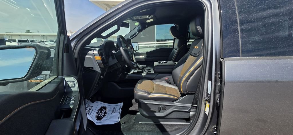 New 2026 Carbonized Gray Metallic Ford Tremor® image 16