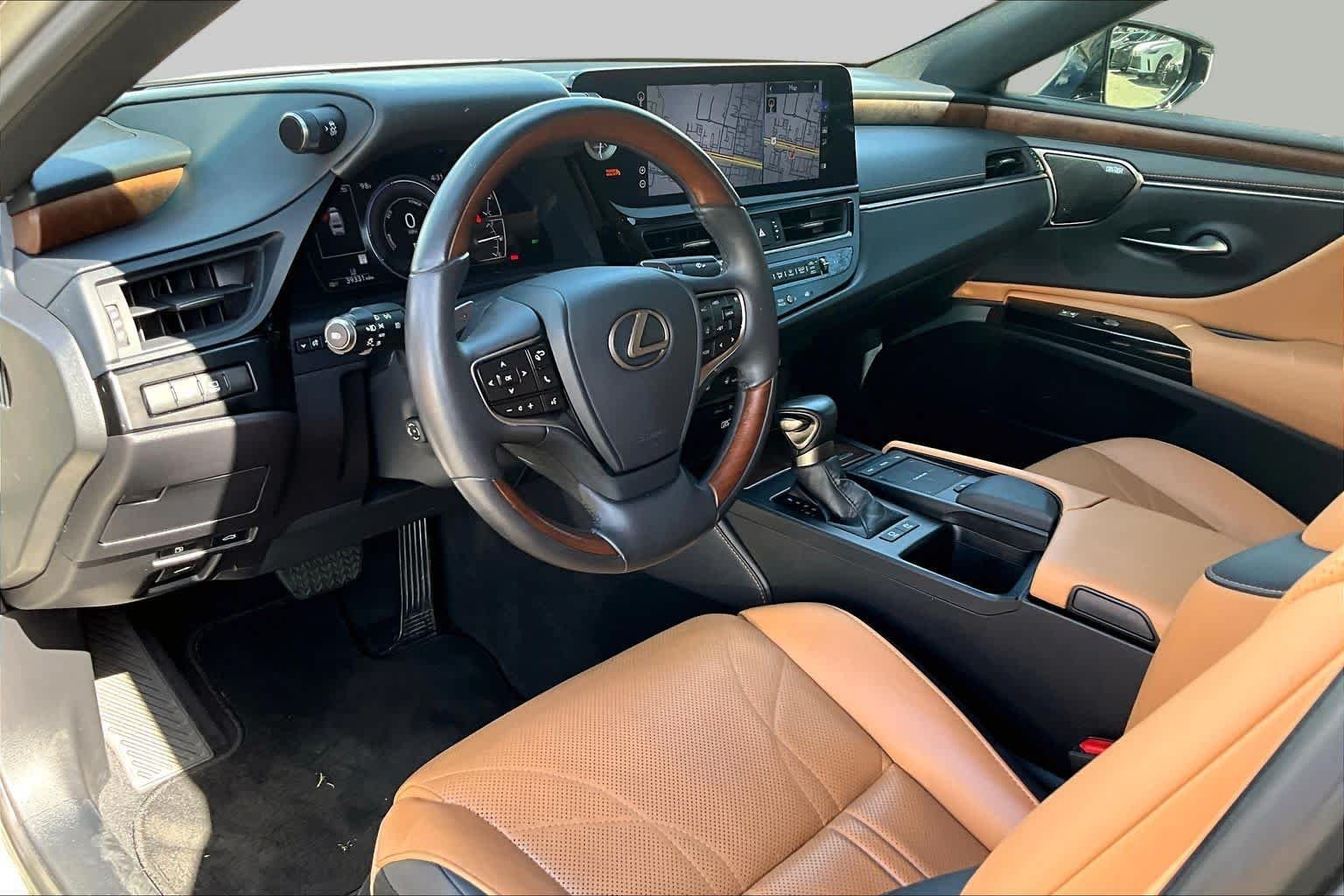 Used 2022 Moonbeam Beige Metallic Lexus Ultra Luxury image 18