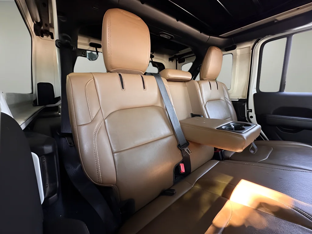Used 2022 White Jeep Unlimited Rubicon 4xe image 20