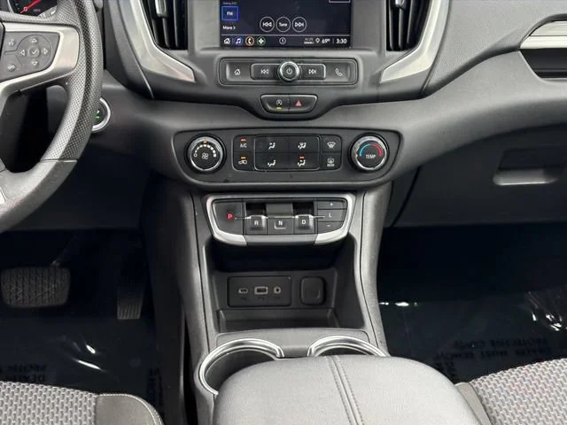 Used 2024 Summit White GMC SLE image 17