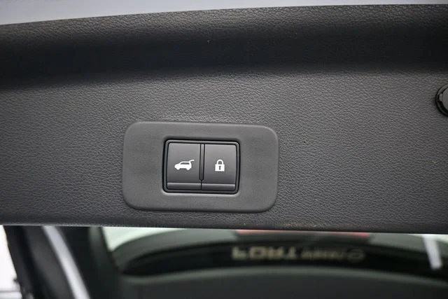 New 2026 Everest White Pearl TriCoat Nissan SL image 13