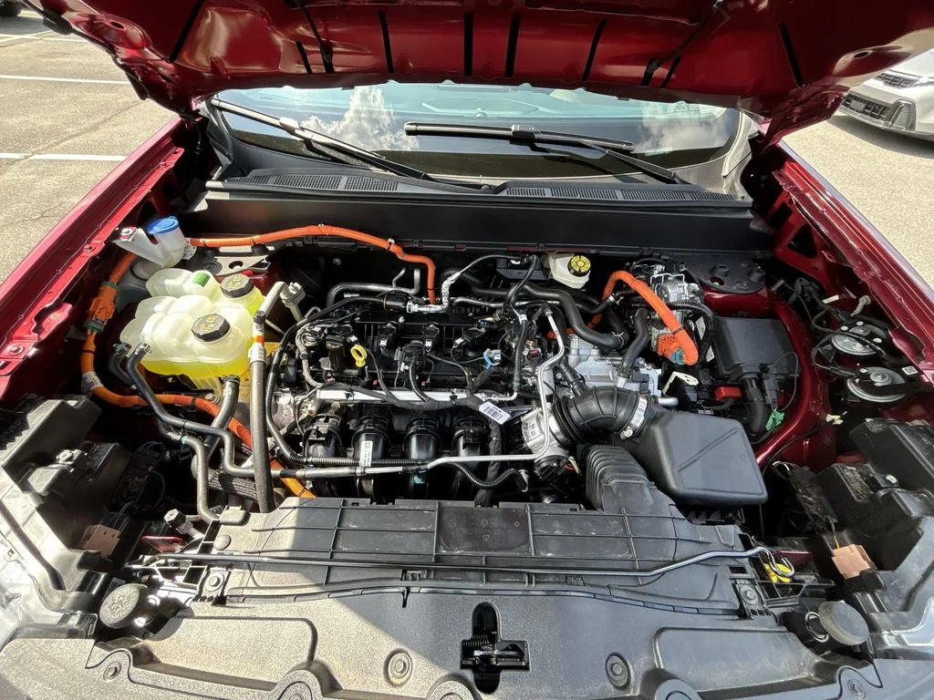 Used 2025 Red Ford Lariat image 17
