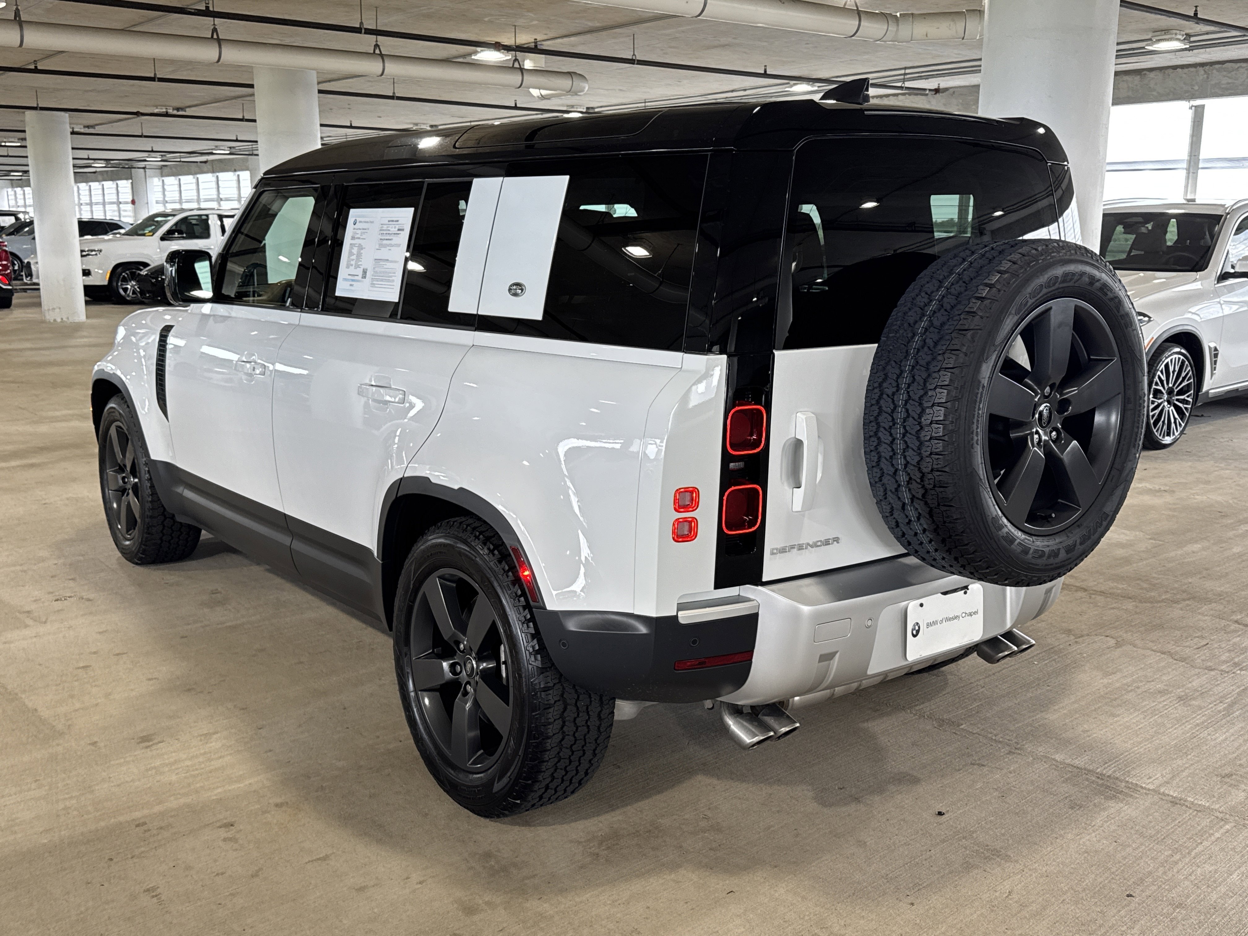 Used 2024 Fuji White Land Rover SE image 6