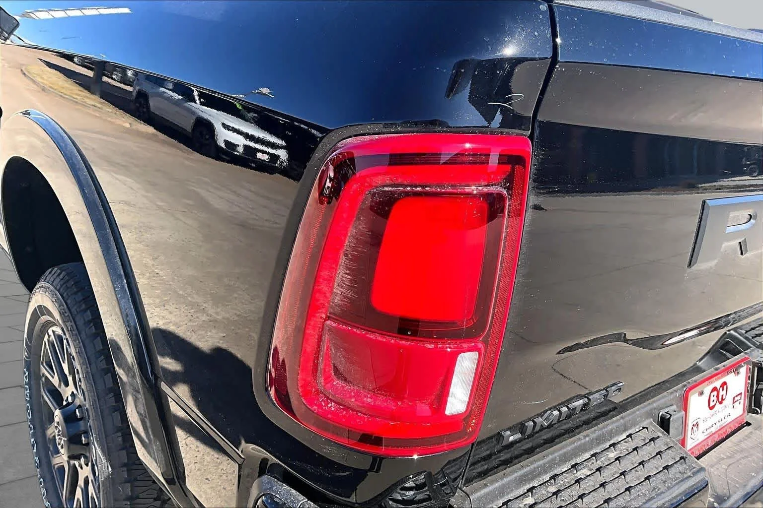 New 2026 Diamond Black Crystal Pearl-Coat Exterior Paint RAM Limited image 15