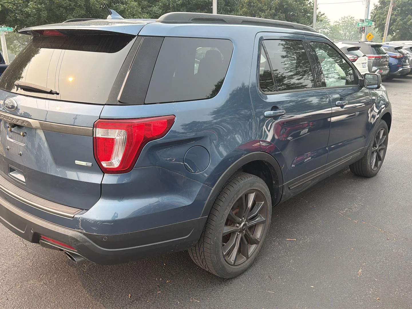 Used 2018 Blue Ford XLT image 4
