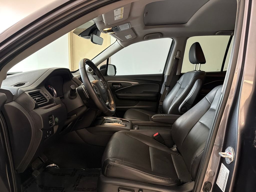 Used 2023 Modern Steel Metallic Honda RTL image 14