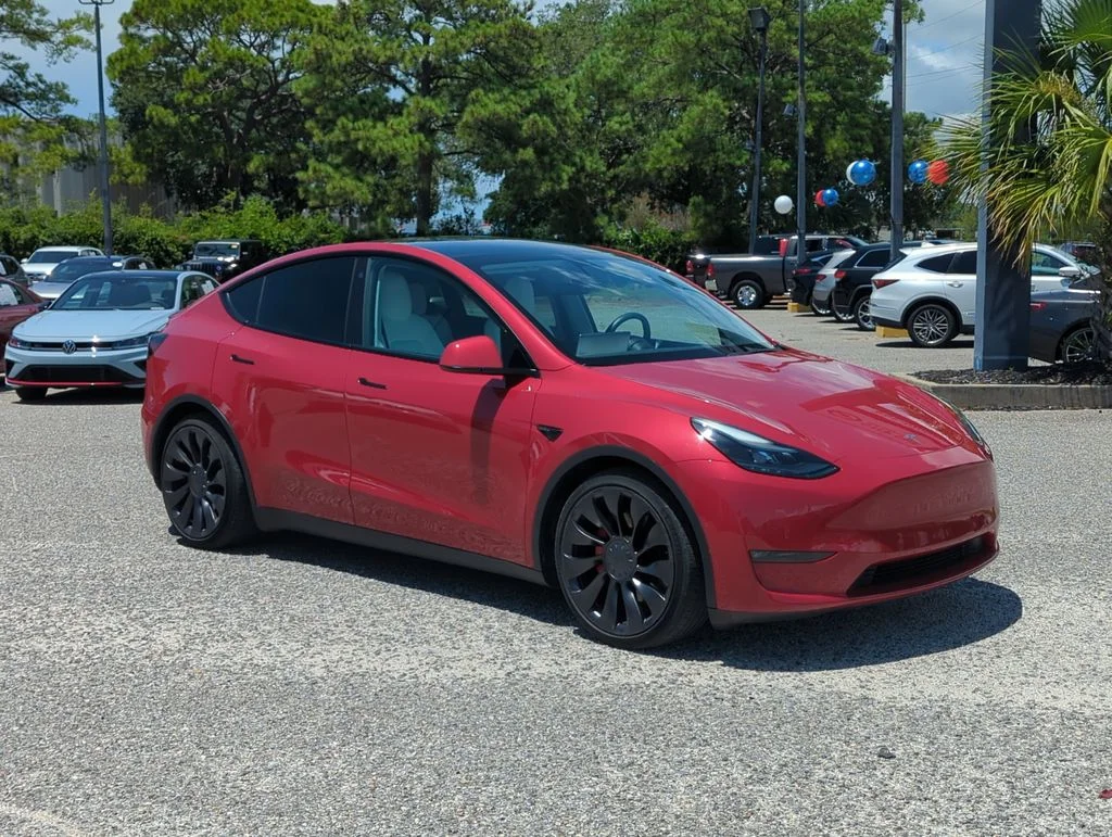 Used 2022  Tesla Performance image 9