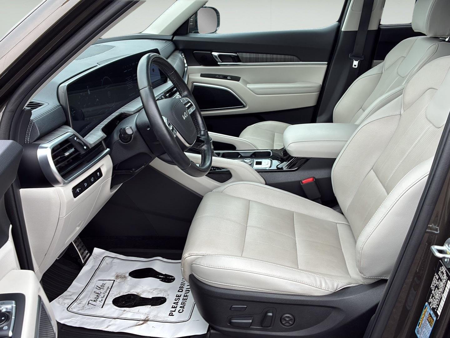 Certified Used 2024 Dark Moss Kia SX image 10