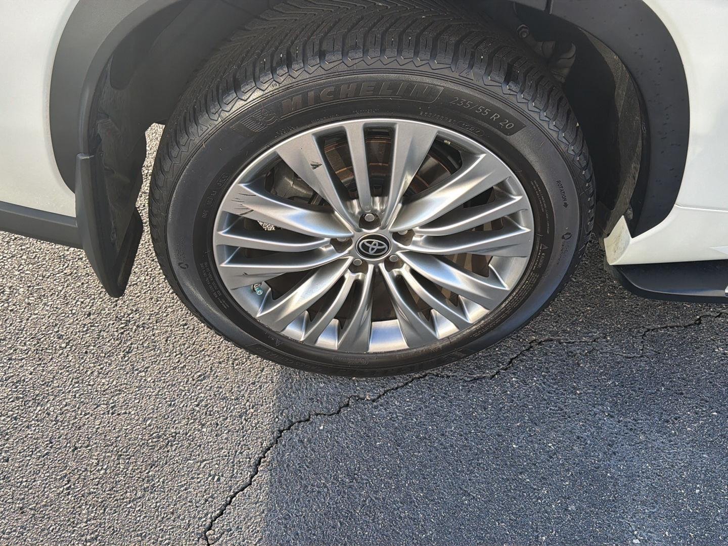 Used 2022 Wind Chill Pearl Toyota Platinum image 41