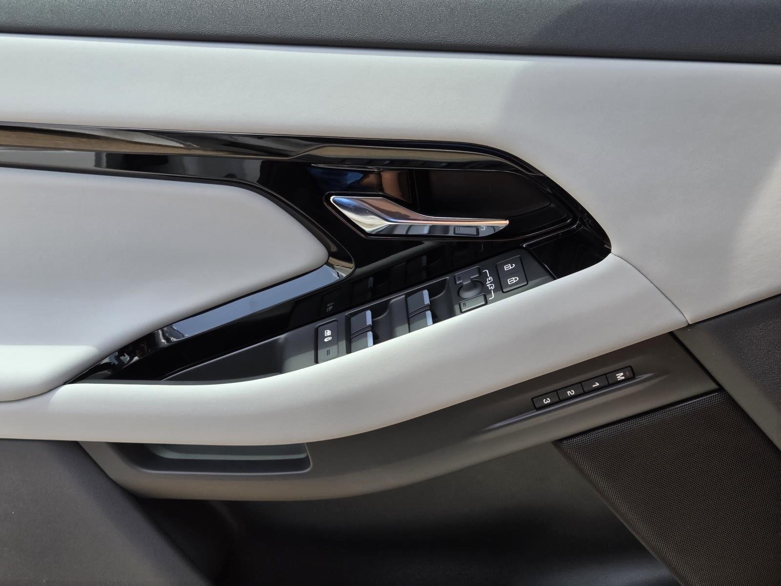 New 2026 Fuji White Land Rover Core S image 28