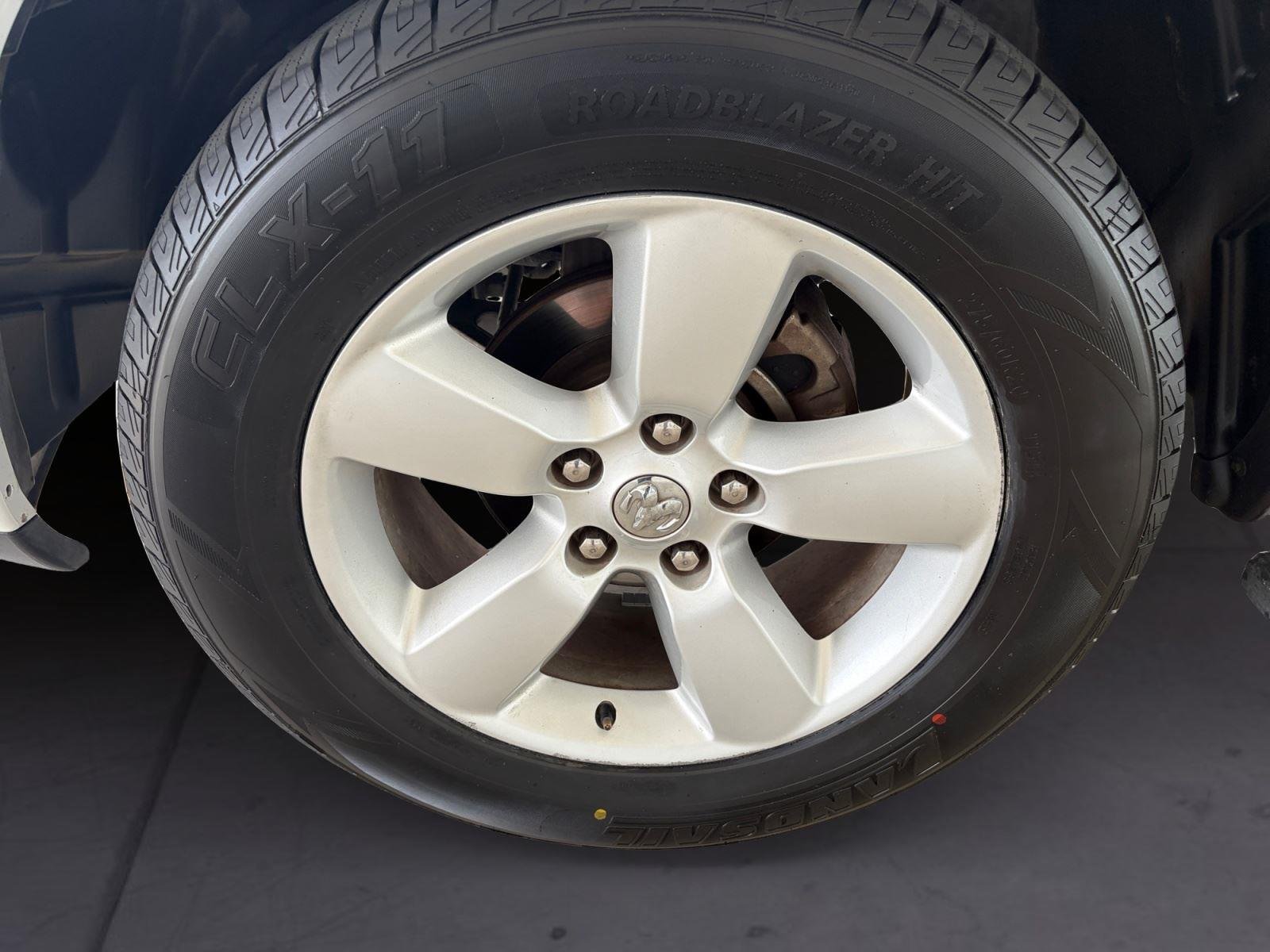 Used 2015 Bright White Clearcoat Ram Express image 14