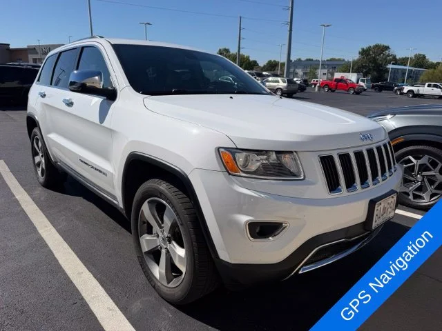 Used 2015 Bright White Clearcoat Jeep Limited image 3