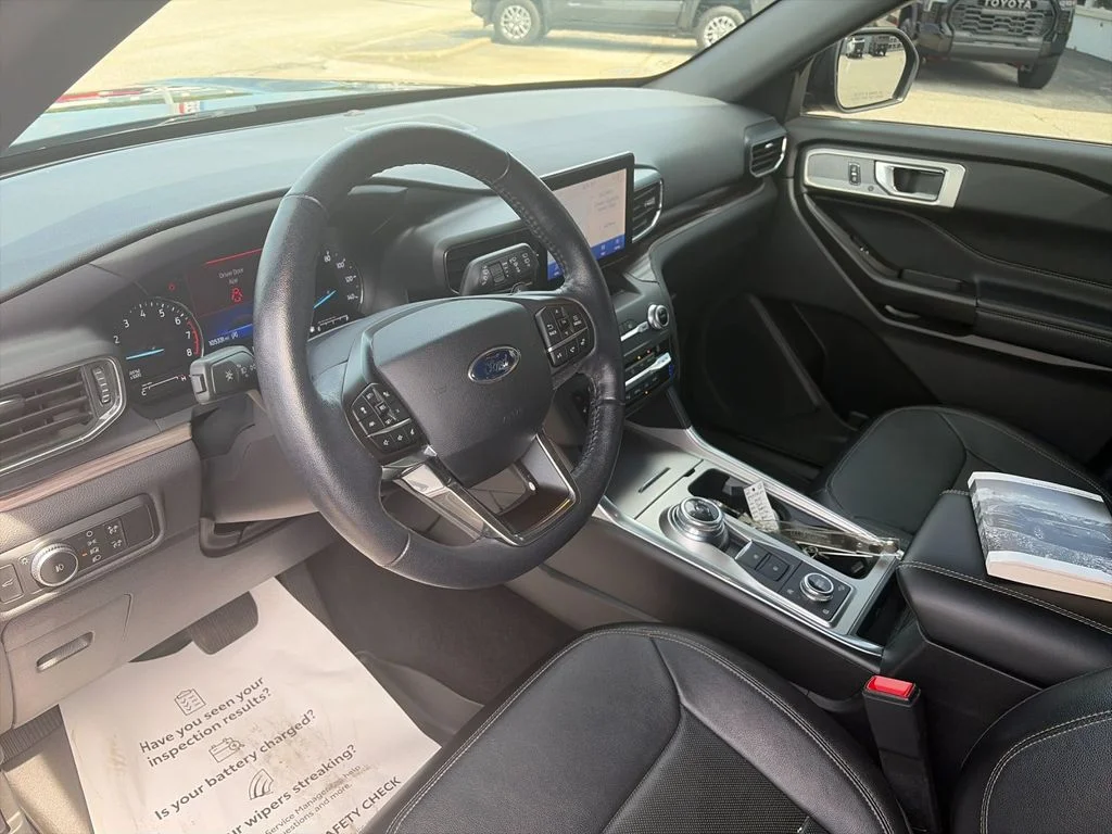 Used 2020 Black Ford Limited image 11