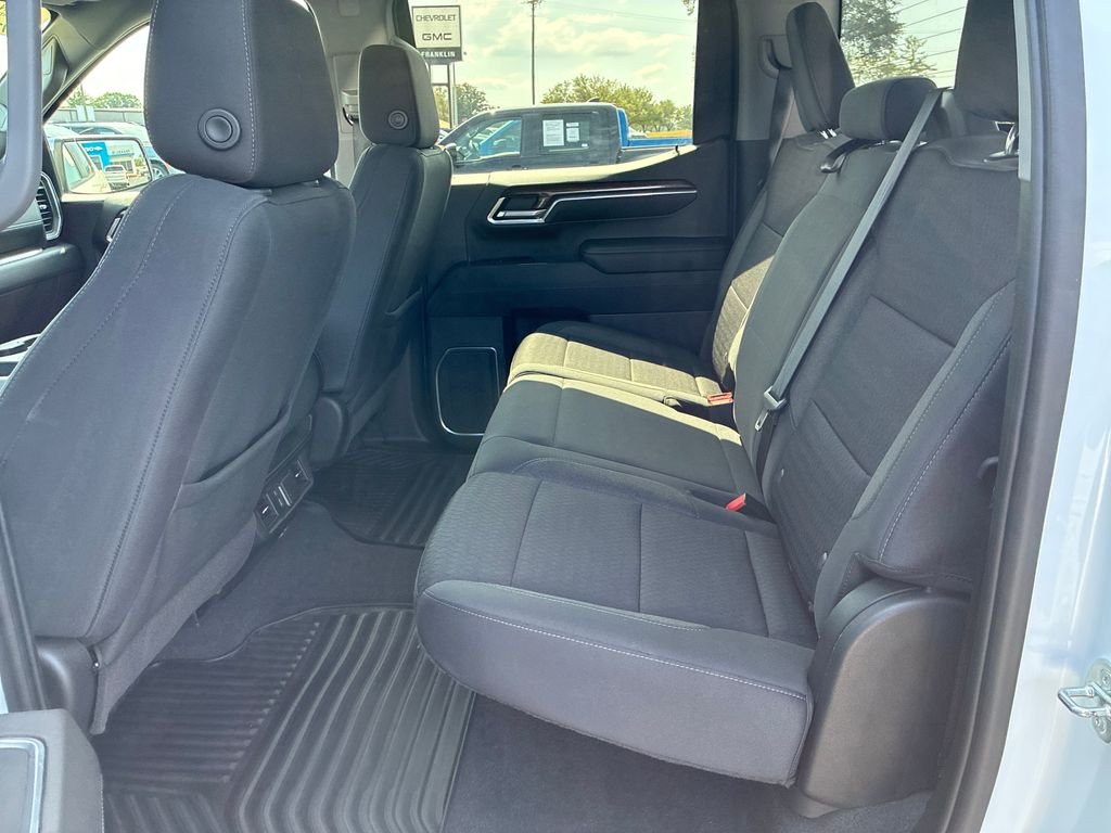 Used 2023 White Chevrolet LT image 17