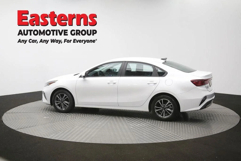 Used 2023 White Kia LXS image 62