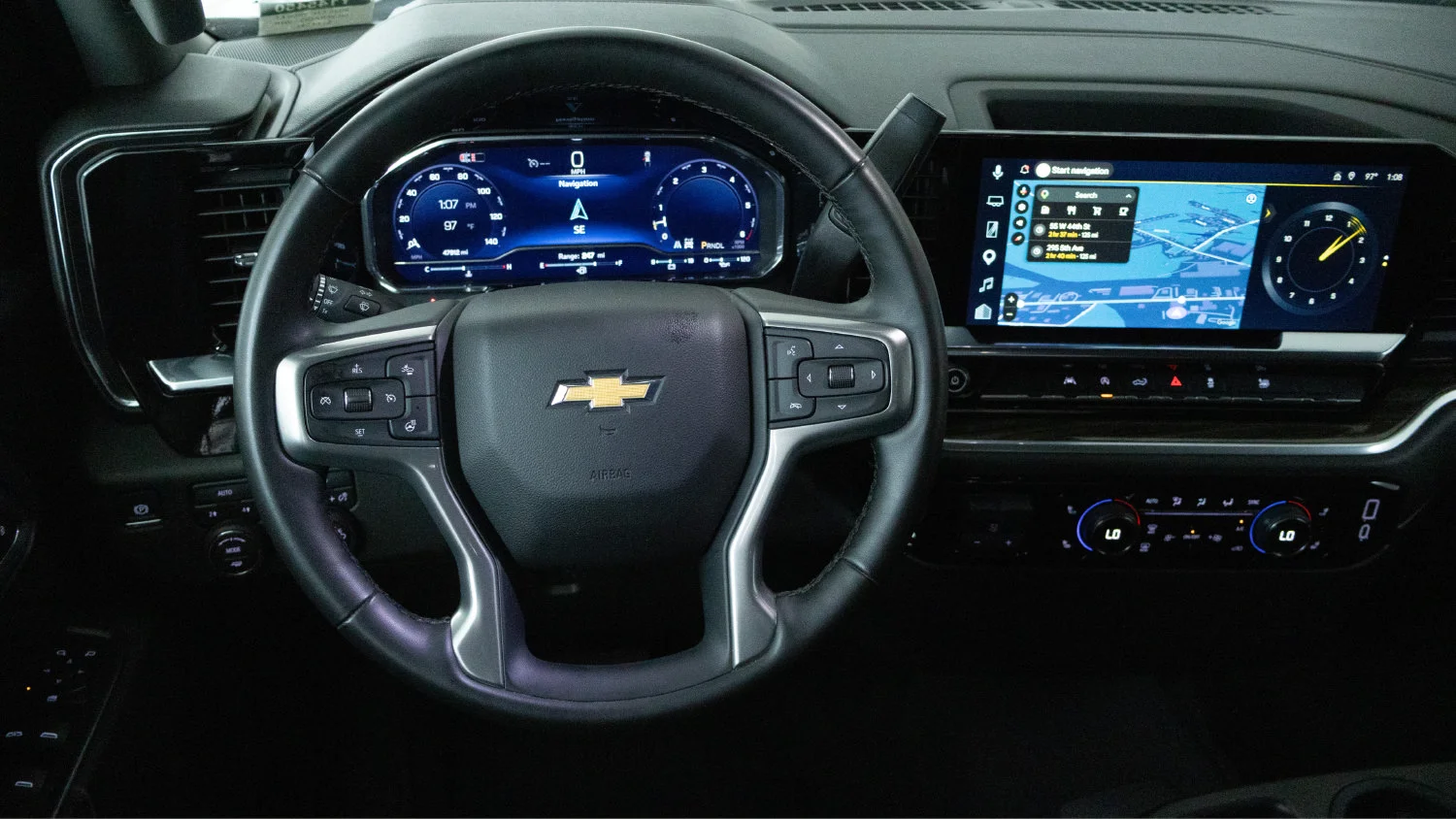 Used 2025 Summit White Chevrolet LT image 11