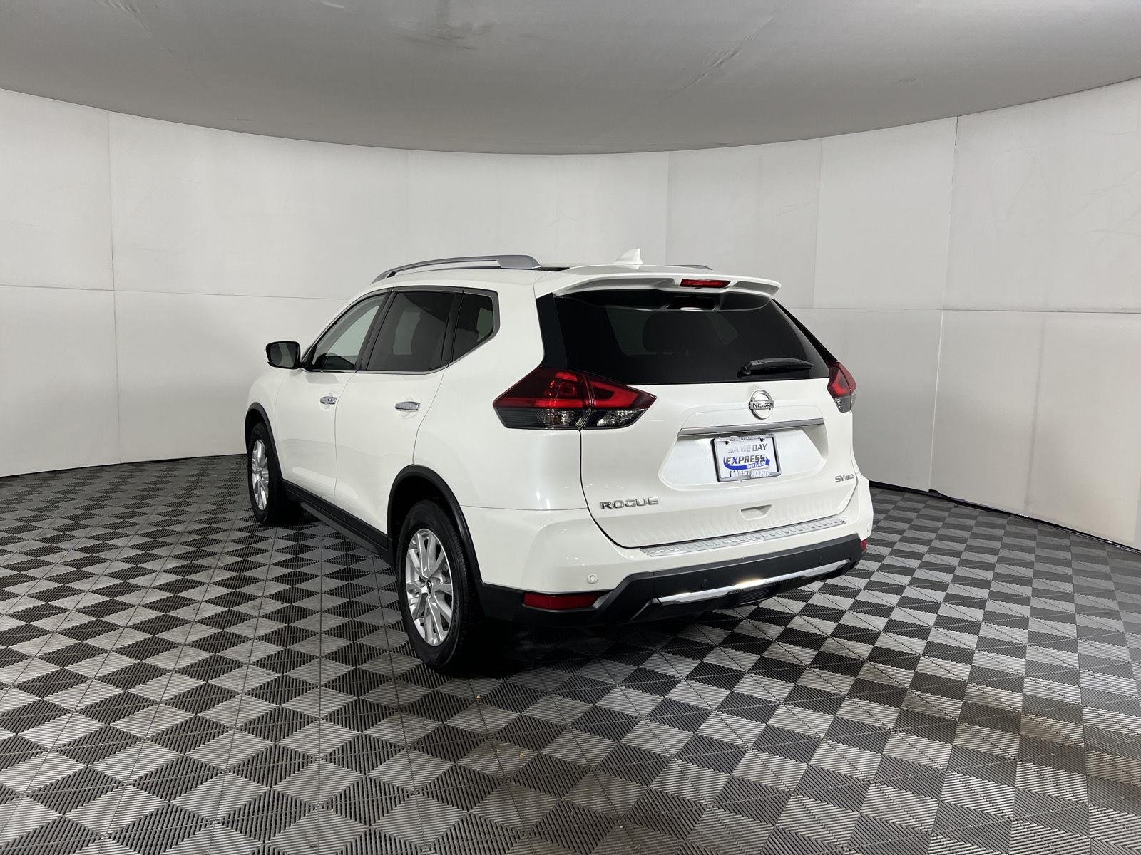 Used 2020 Pearl White Tricoat Nissan SV image 7