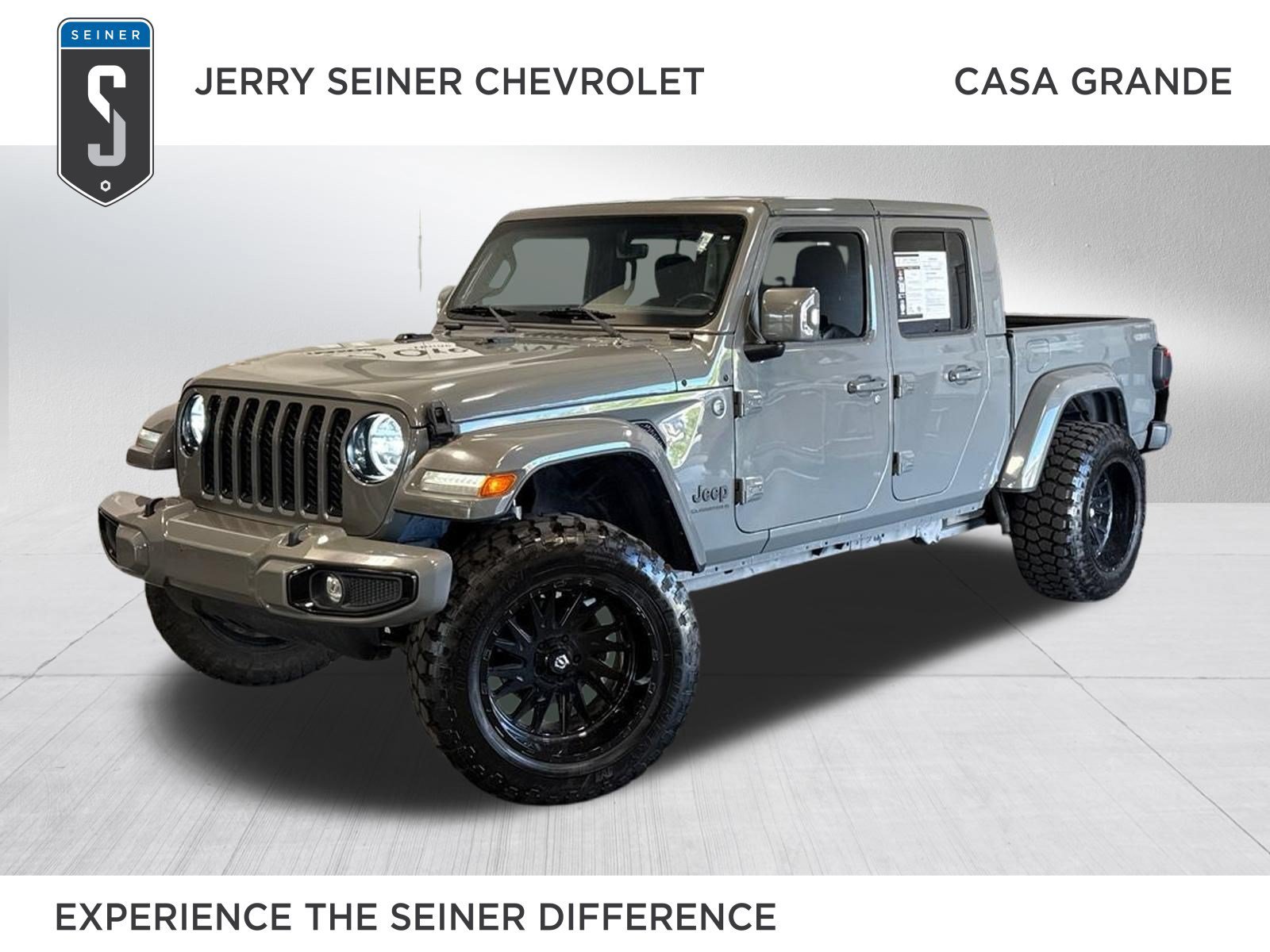 Used 2023 Gray Jeep High Altitude 4x4 image 1