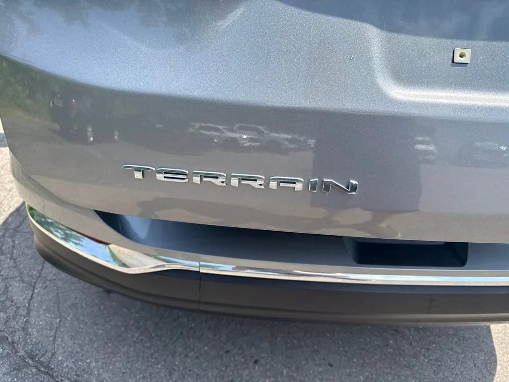 Used 2023 Sterling Metallic GMC SLT image 16