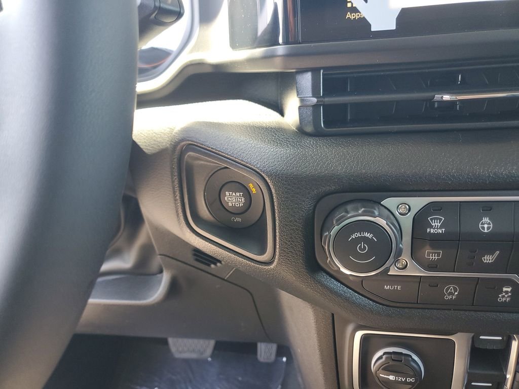 New 2026 Granite Crystal Metallic Clearcoat Jeep Sport S image 9