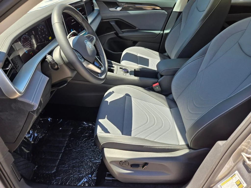 New 2026 Silver Volkswagen 2.0T SE image 5