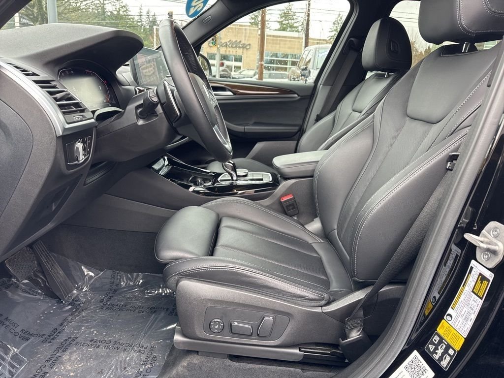 Used 2024 Black Sapphire Metallic BMW xDrive30i image 19
