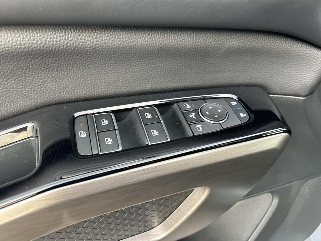 Certified Used 2025 Boulder Gray Metallic Nissan Platinum image 29