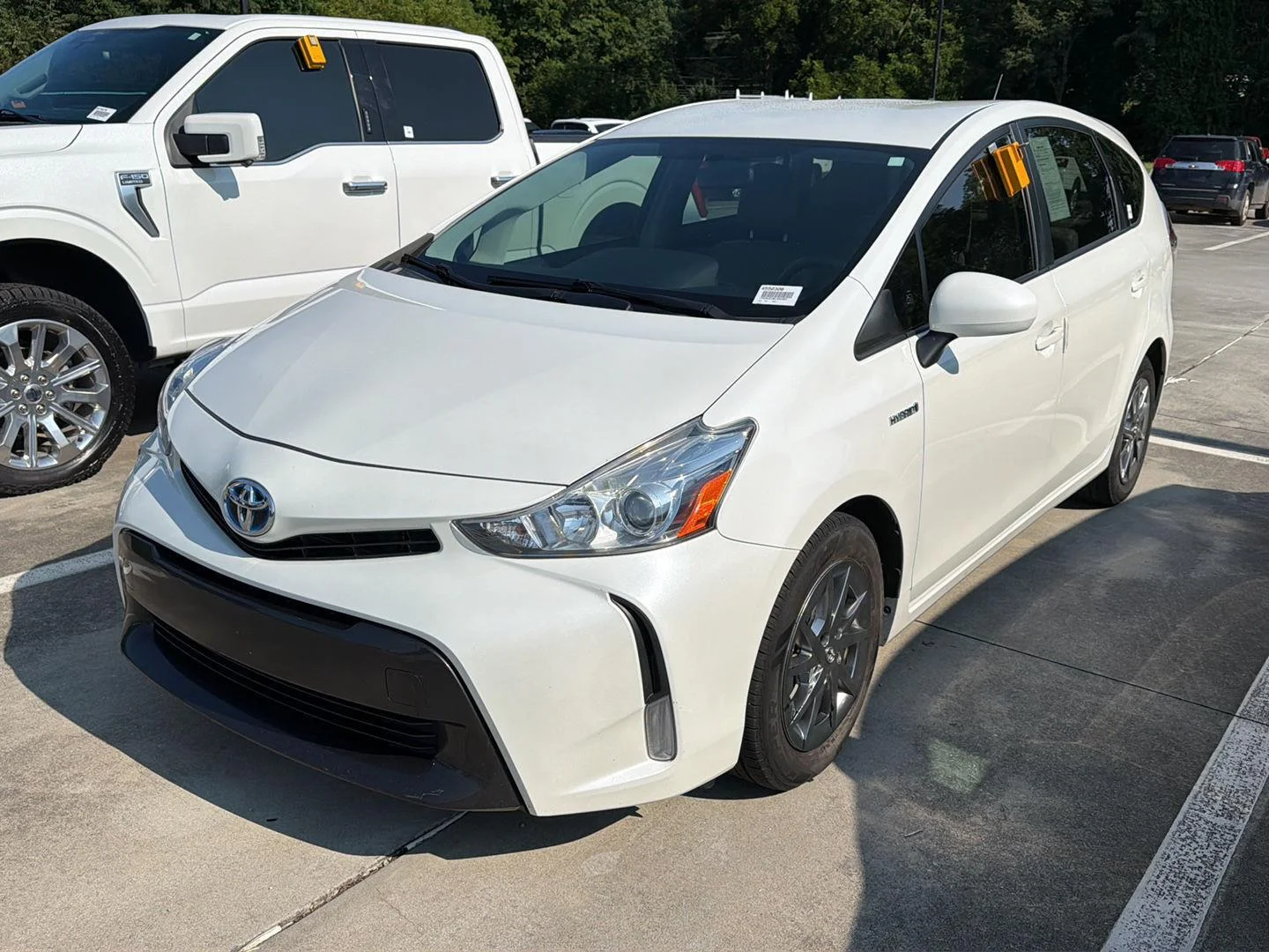 Used 2016  Toyota Three image 2