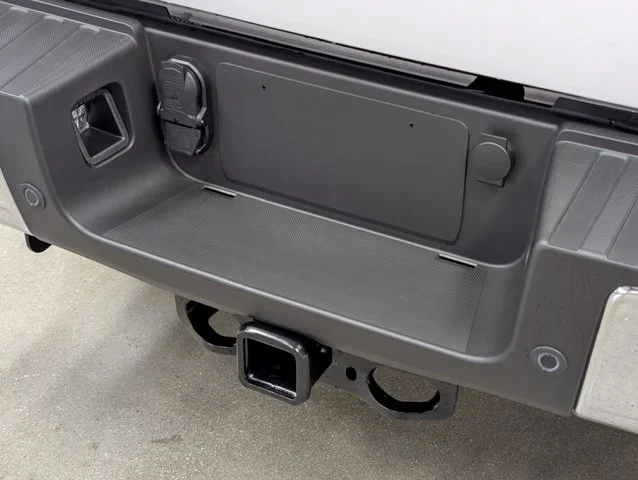 New 2027 Oxford White Ford F-350® Lariat® image 72
