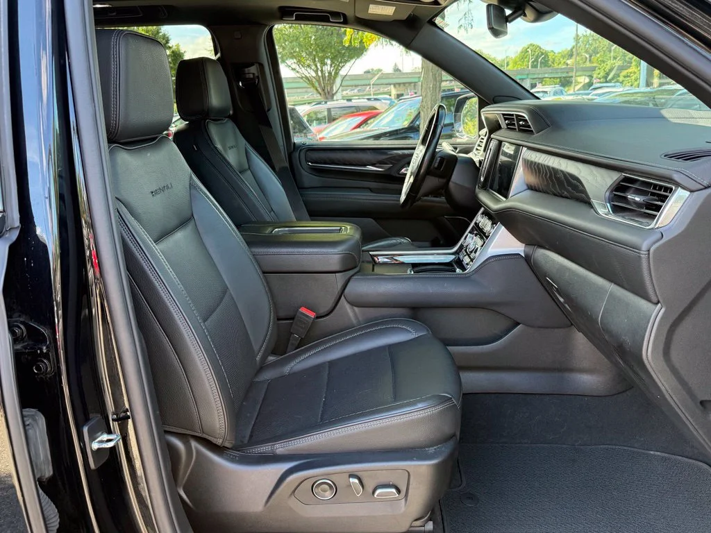 Used 2024 Onyx Black GMC Denali image 31