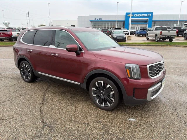 Used 2023 Red Kia SX-Prestige image 2