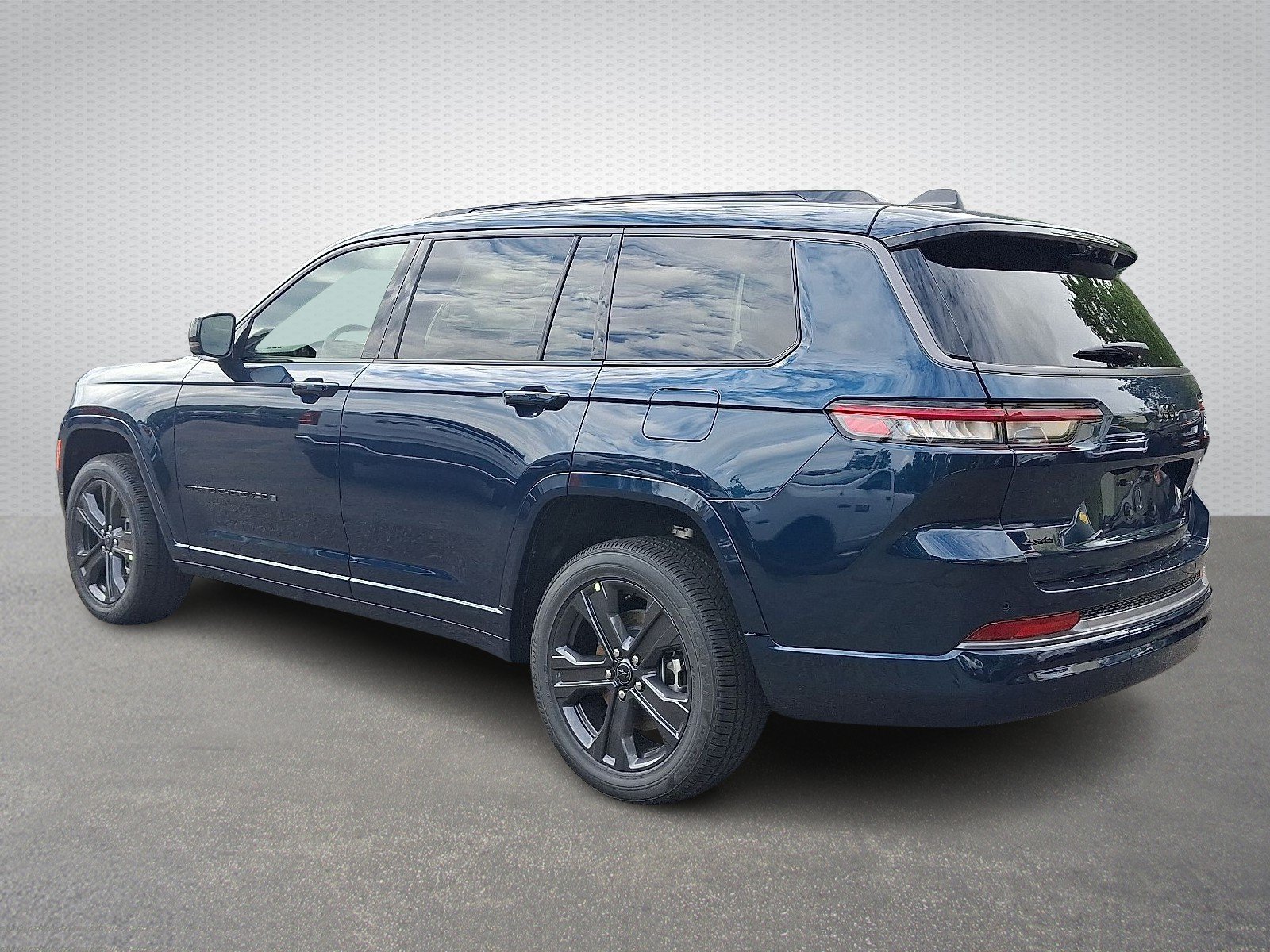 New 2027 Fathom Blue Pearl-Coat Paint Jeep Limited Reserve 4x4 image 3