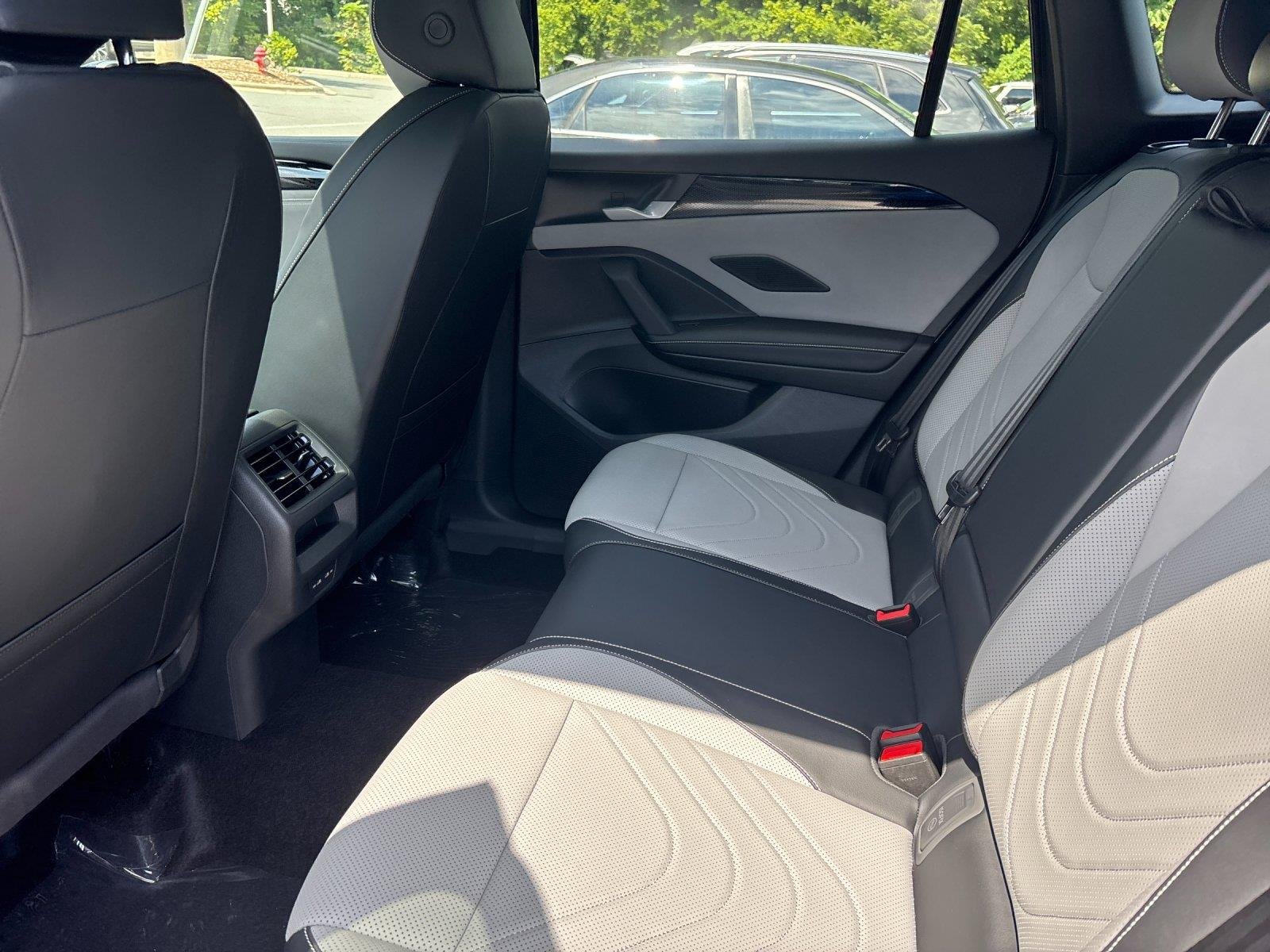 New 2026 Platinum Gray Metallic Volkswagen SE R-Line Black image 32