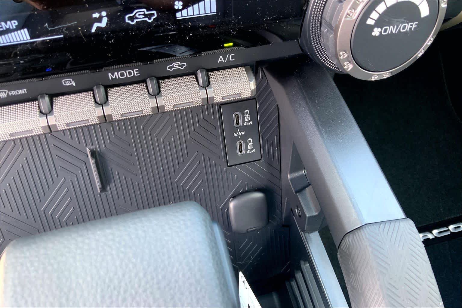 Used 2026 Ice Cap Toyota SR5 image 19