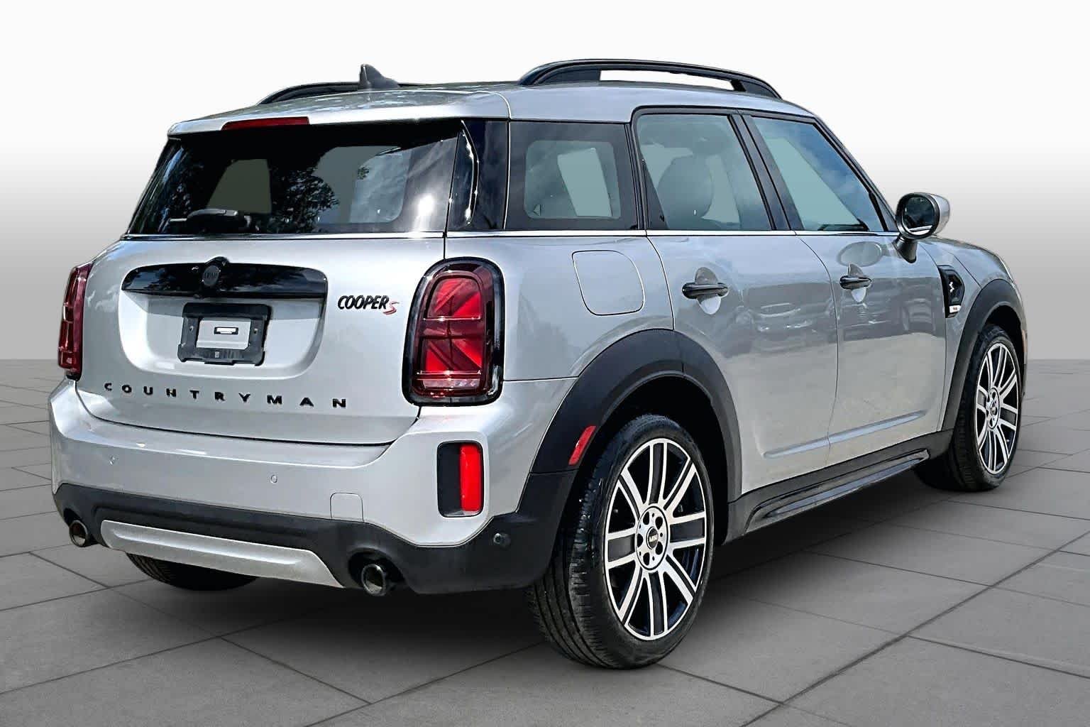 Used 2024 Melting Silver III Metallic MINI Cooper S image 13