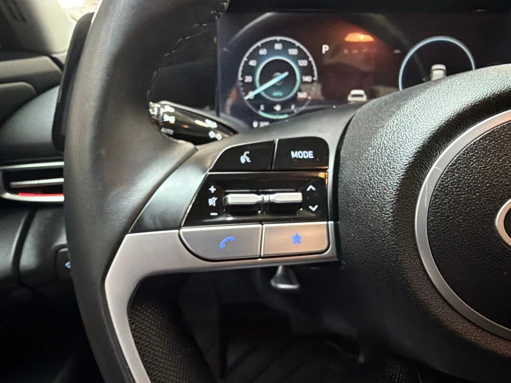 Used 2025 Intense Blue Hyundai SEL Convenience image 17