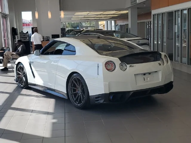 Used 2014 White Nissan Track Edition image 2