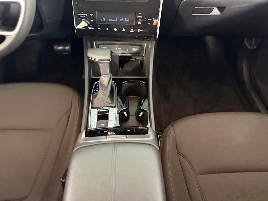 Used 2024 White Hyundai SEL image 17