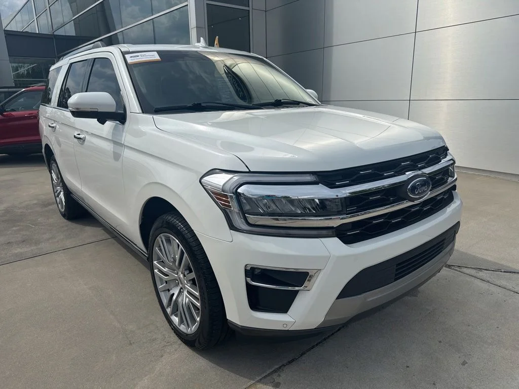 2024 Ford Expedition Limited's photo