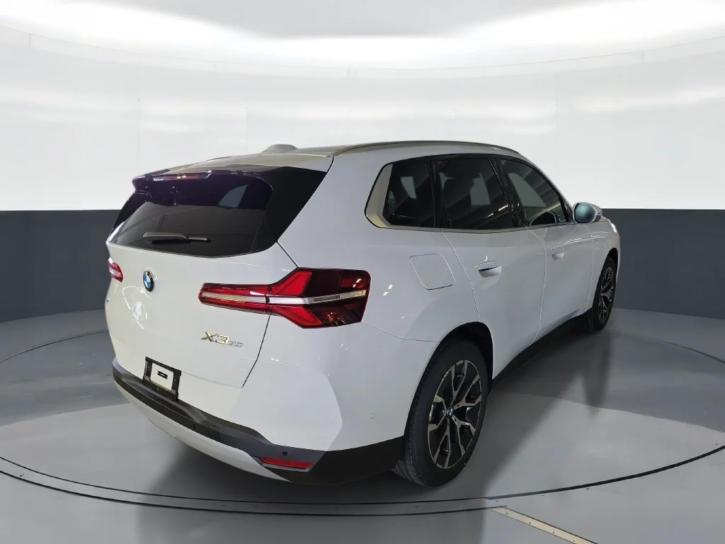 New 2026 Alpine White BMW 30 xDrive image 3
