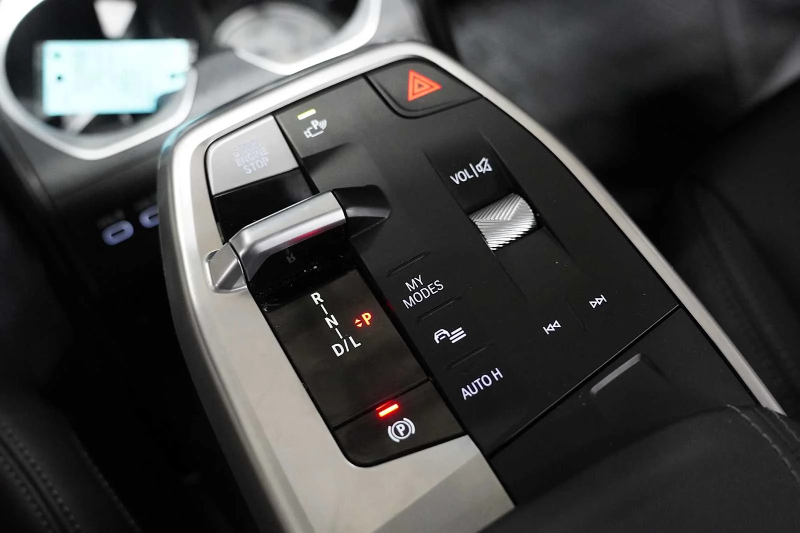 Used 2024 Blue Bay Lagoon Metallic BMW xDrive28i image 19