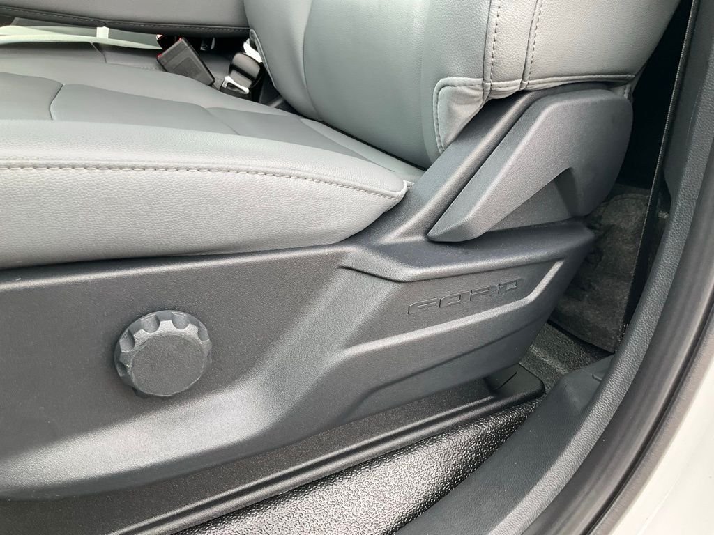New 2026 Oxford White Ford F-350® XL image 23