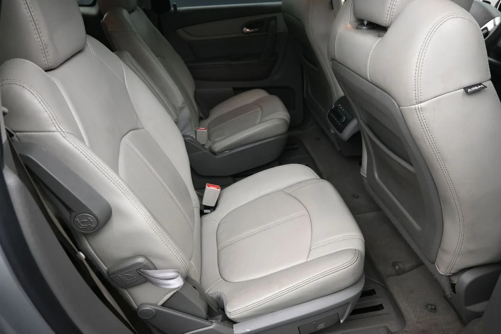 Used 2017 Silver Chevrolet 2LT image 10