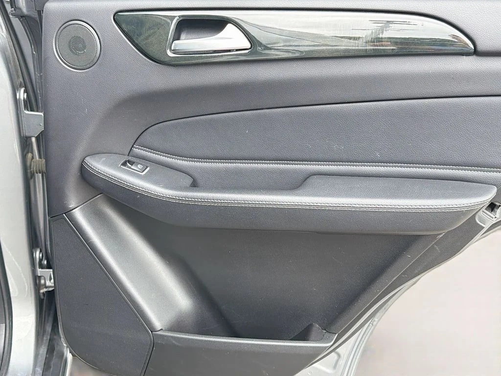 Used 2016 Diamond Silver Metallic Mercedes-Benz GLE 350 image 31