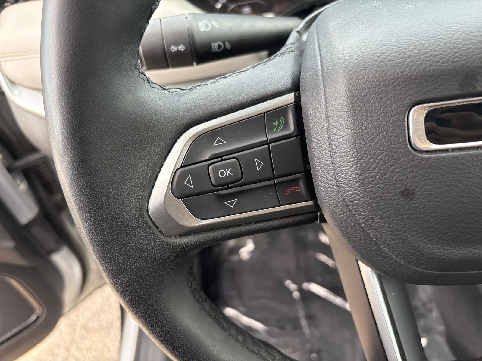 Certified Used 2025 Silver Jeep Limited image 22