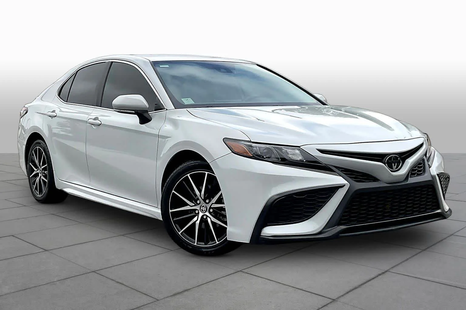 Used 2024 Ice Edge Toyota SE image 3