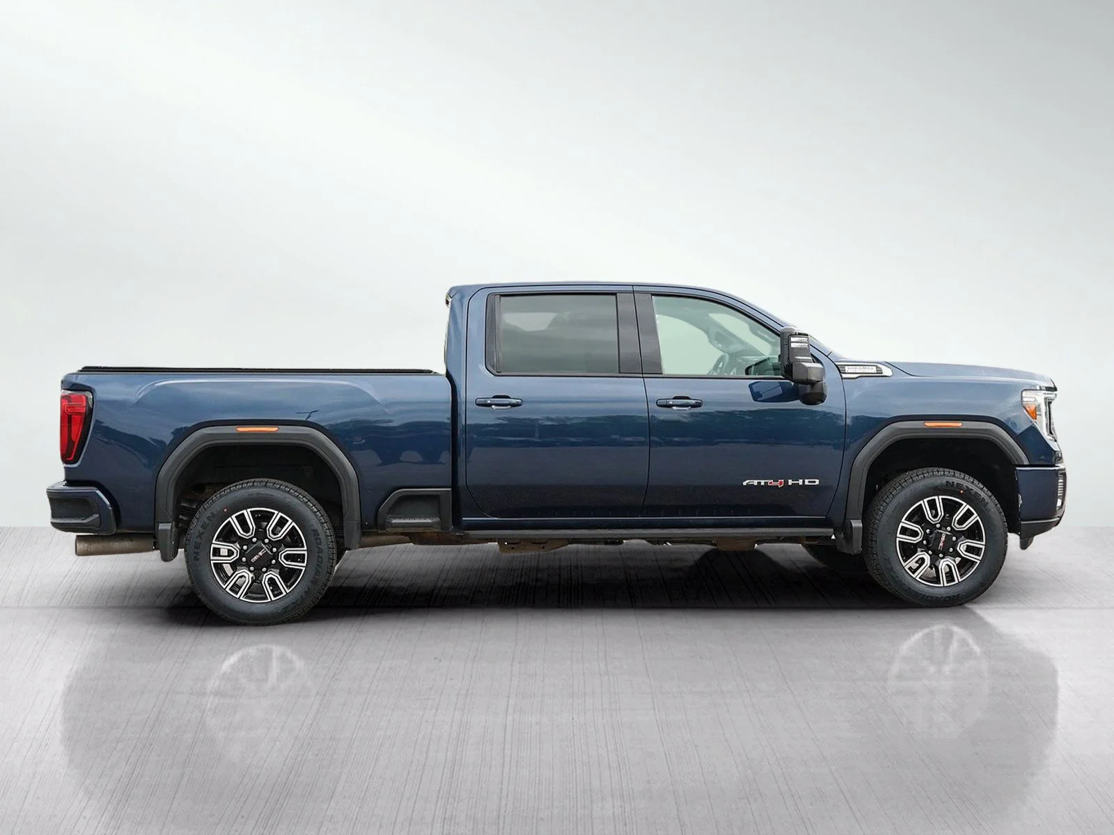 Used 2022 Pacific Blue Metallic GMC AT4 image 6