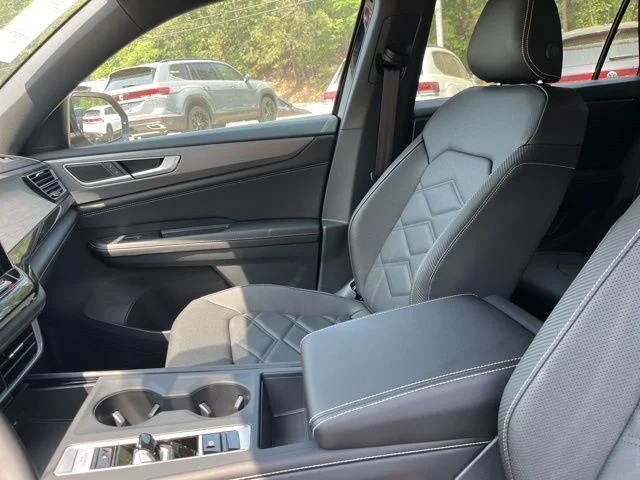 New 2026 Black Volkswagen 2.0T SE image 10